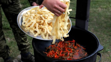 ЦУЙВАН. МОНГОЛЬСКАЯ ДОМАШНЯЯ ЛАПША С МЯСОМ И ОВОЩАМИ